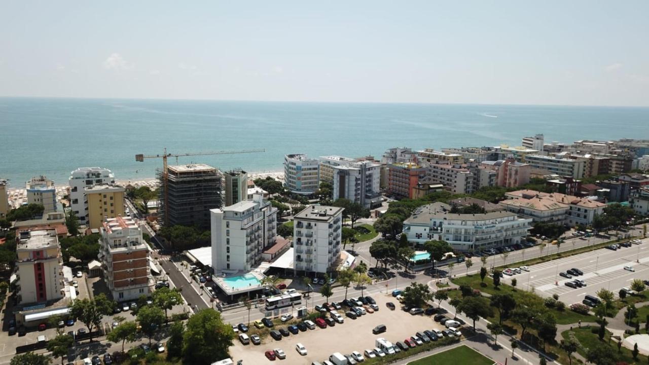 Residence Alla Rotonda Lido di Jesolo Exterior foto